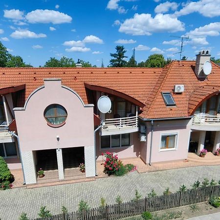 Aranyapartman Hajduszoboszlo Exterior photo